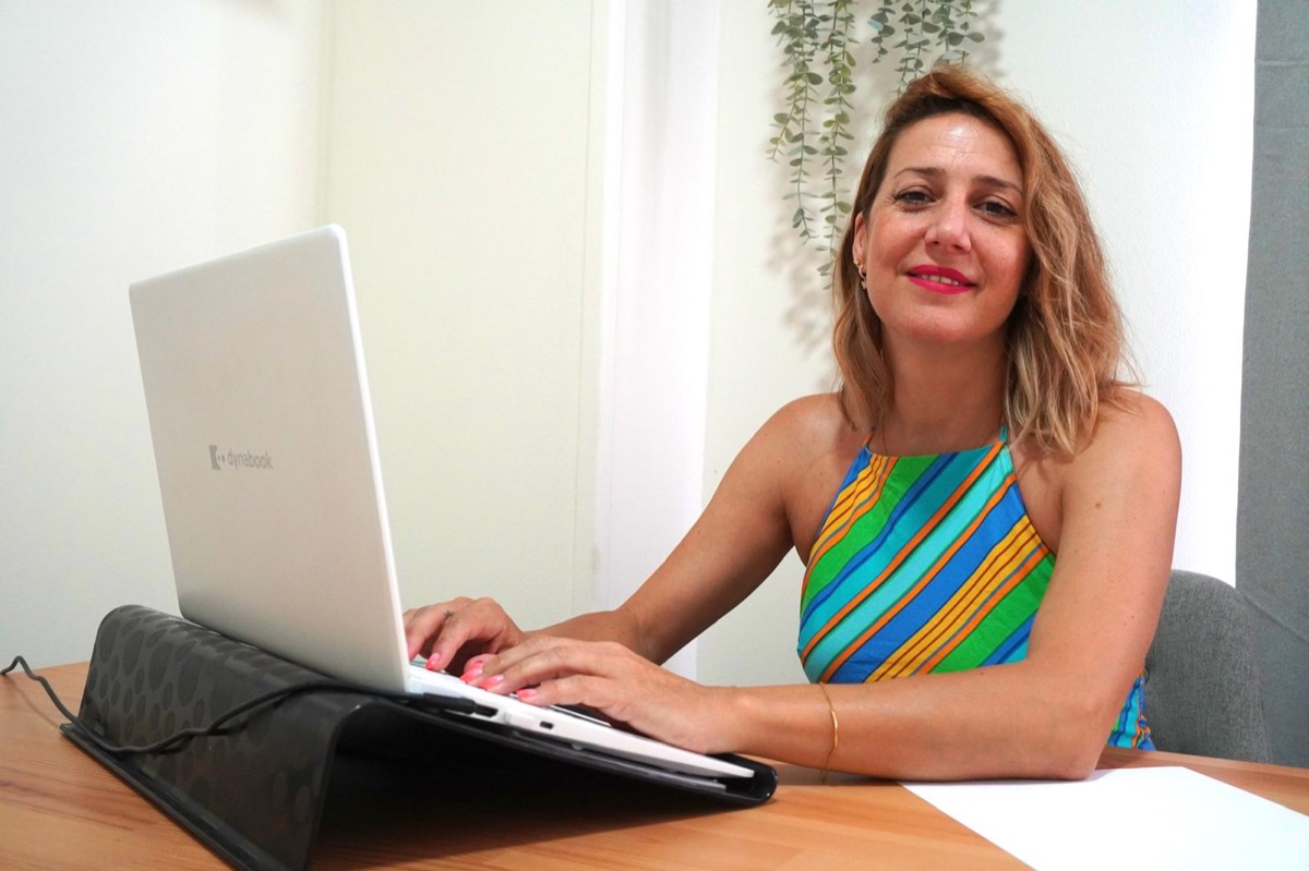 Virginia Martí en una sesión de terapia online
